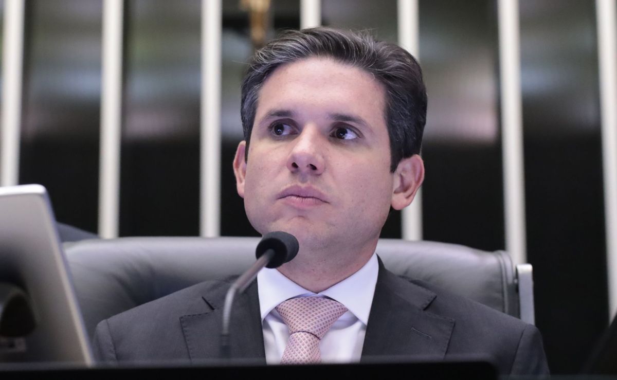 Hugo Motta quer comissões funcionando na semana que vem