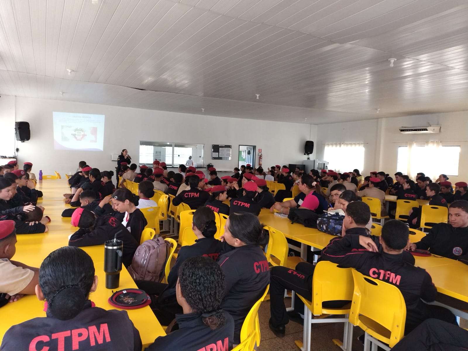 10º BPM – PATRULHA MARIA DA PENHA DO 10º BATALHÃO INTENSIFICA AÇÕES DE PREVENÇÃO À VIOLÊNCIA DOMÉSTICA E INFANTIL