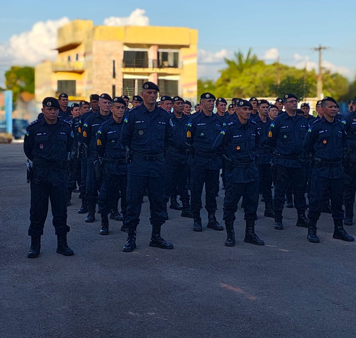 10º BPM REALIZA FORMATURA MILITAR EM COMEMORAÇÃO AOS 44 ANOS DA POLÍCIA MILITAR EM ROLIM DE MOURA/RO.