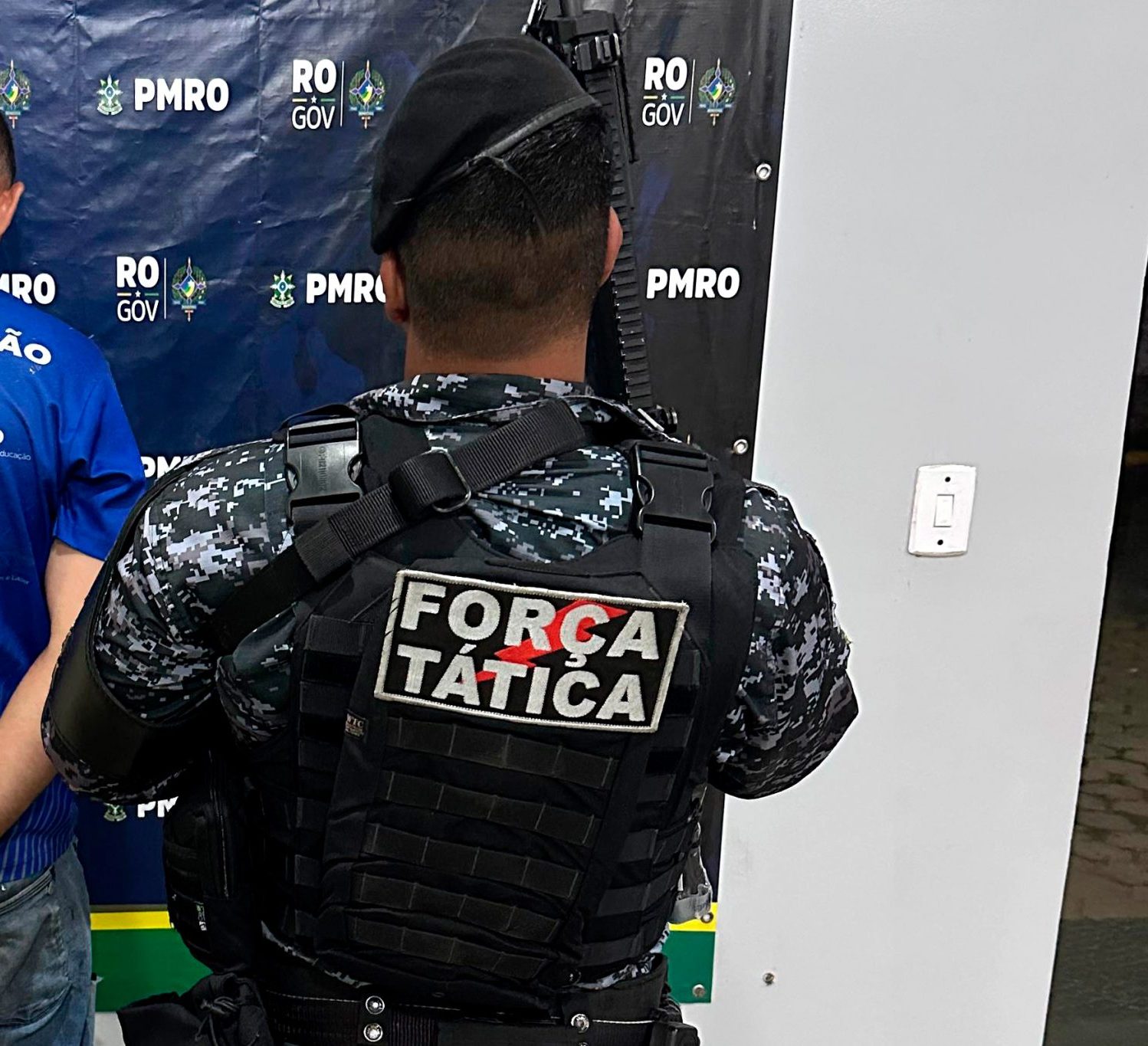 JI-PARANÁ: POLÍCIA MILITAR CUMPRE MANDADO DE PRISÃO NO BAIRRO JARDIM DOS MIGRANTES