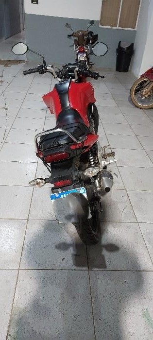 PM RECUPERA MOTO ROUBADA E PRENDE SUSPEITO