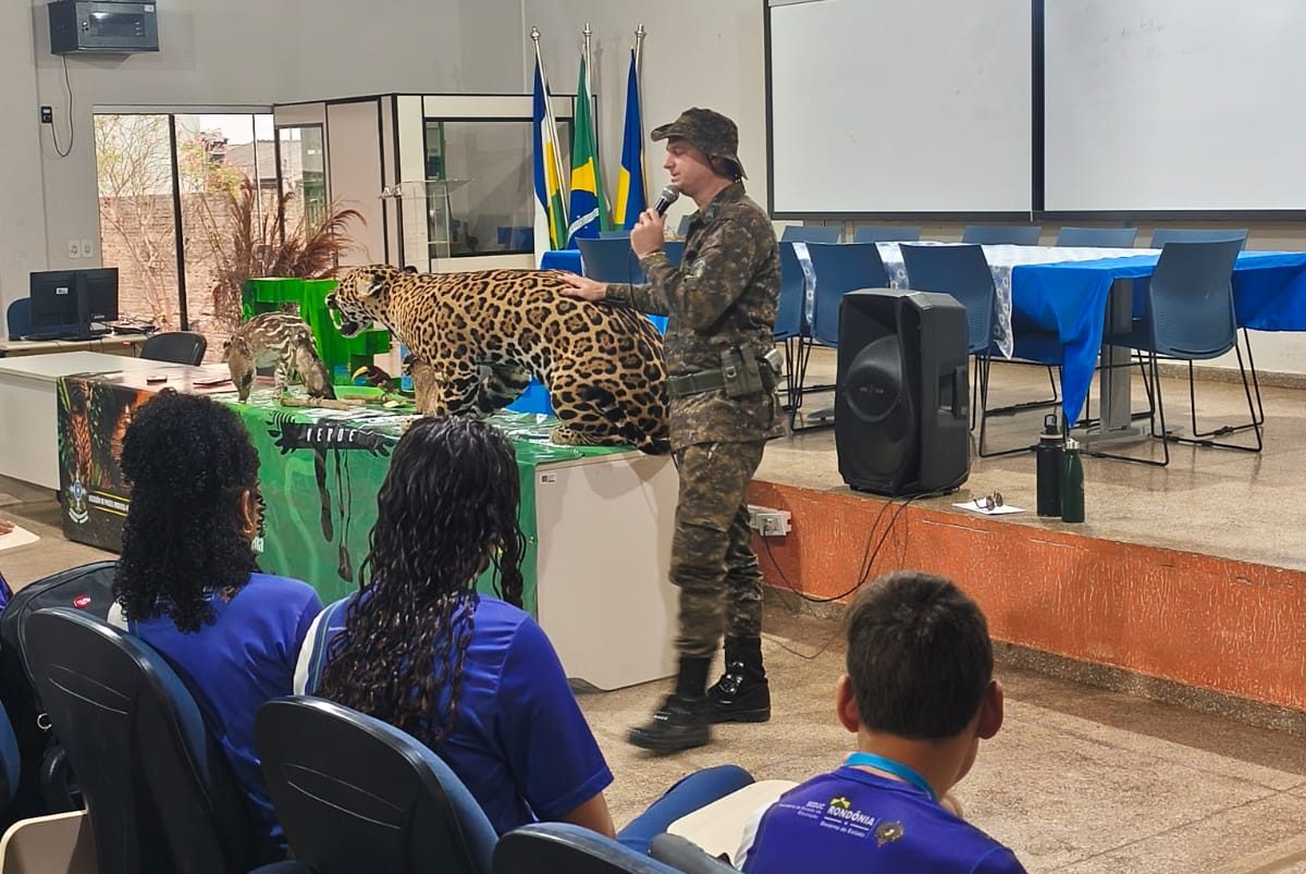 Polícia Ambiental e SEMMA promovem educação ambiental para mais de 300 estudantes em Vilhena