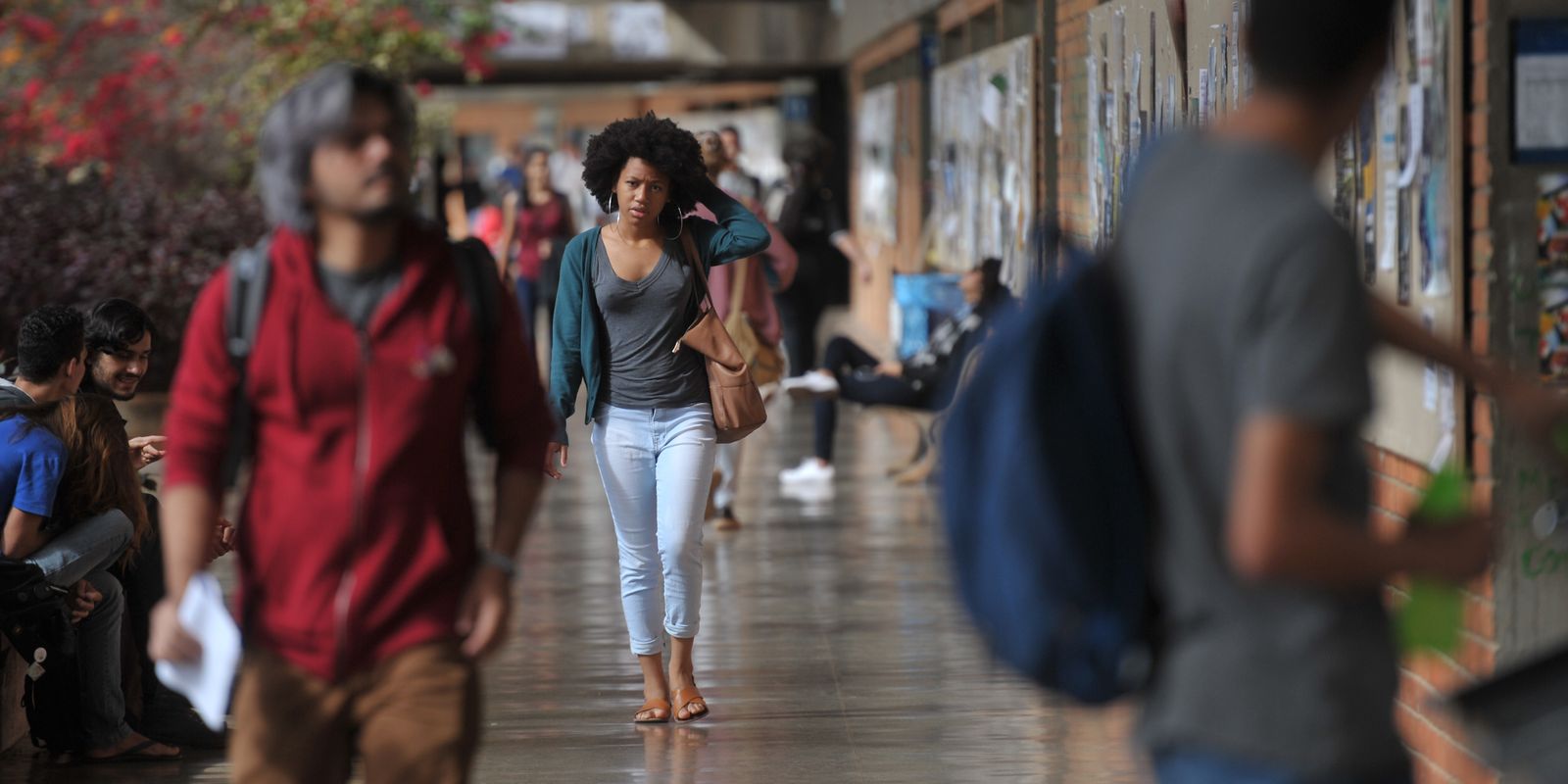 Mais de 54% dos graduandos já abandonaram curso para cuidar dos filhos