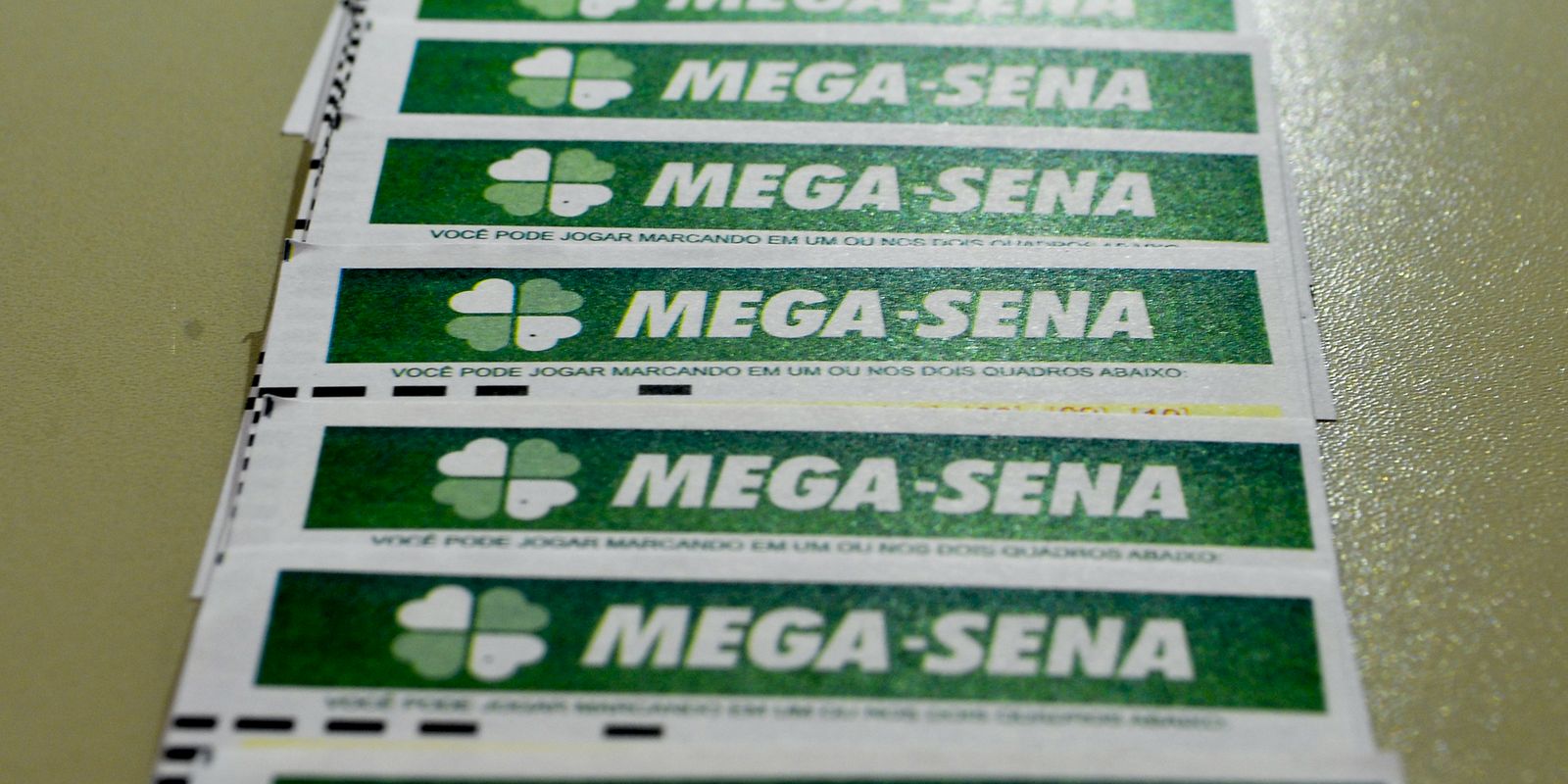 Veja os números da mega-sena sorteados neste sábado (4)