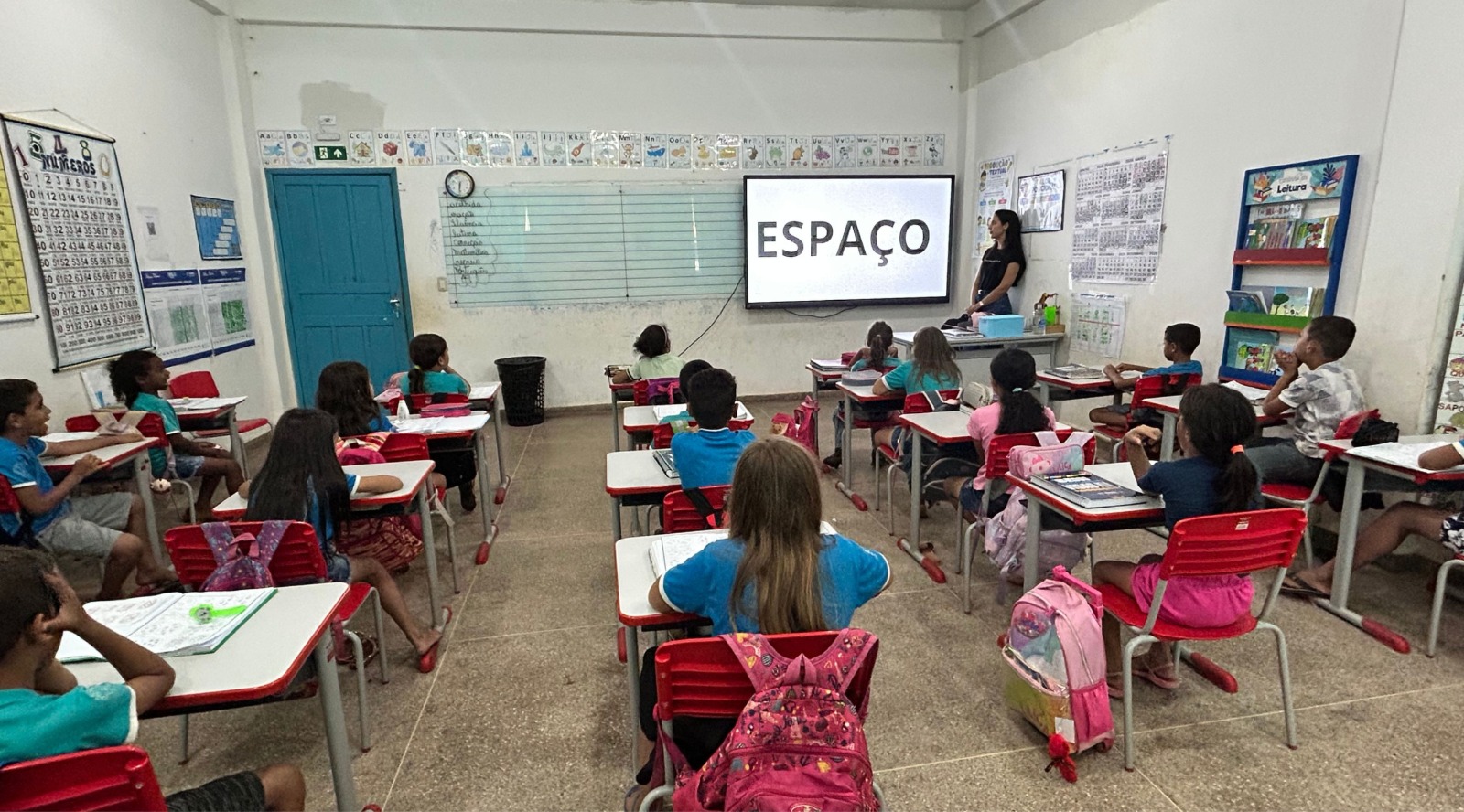 Corumbiara recebe lousas digitais que potencializam aprendizado com investimento de Ezequiel Neiva