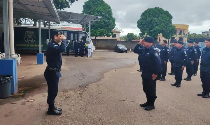 10º BATALHÃO DE POLÍCIA MILITAR REALIZA FORMATURA ALUSIVA AO DIA DE TIRADENTES