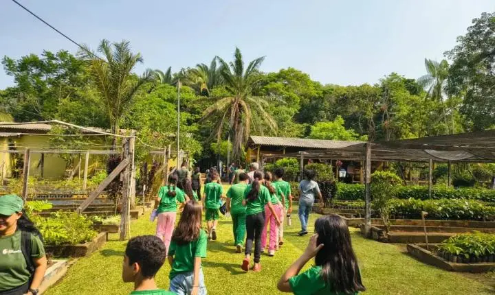 Alunos da EMEIEF Belezas do Buriti Participam de Passeio Educativo em Porto Velho