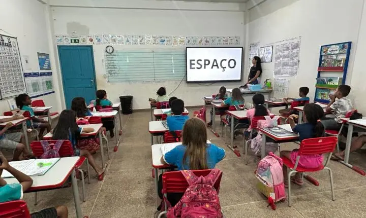 Corumbiara recebe lousas digitais que potencializam aprendizado com investimento de Ezequiel Neiva