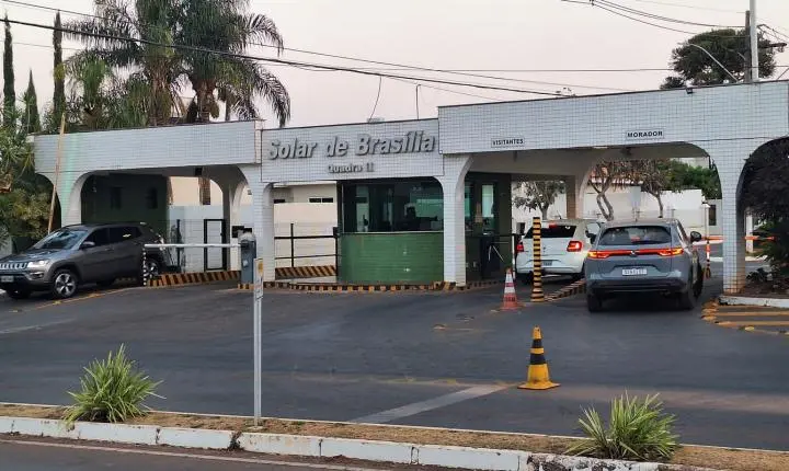 Moraes nega pedido para Javier Milei visitar Bolsonaro em casa