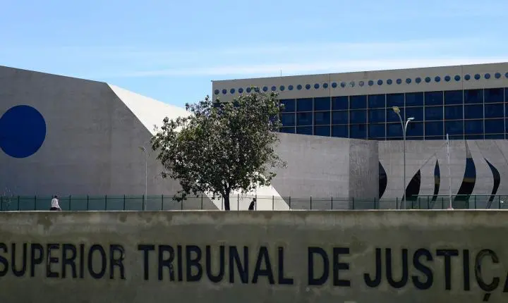 STJ suspende processos sobre aluguel de curta temporada em condomínios